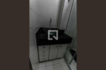 Banheiro do Quarto 3 de apartamento para alugar com 3 quartos, 70m² em Imbuí, Salvador