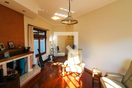 Sala de TV de casa de condomínio à venda com 4 quartos, 300m² em Cavalhada, Porto Alegre