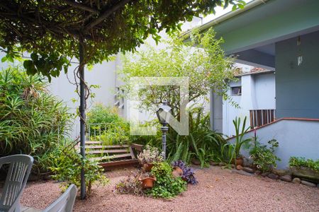 Jardim  de casa à venda com 5 quartos, 425m² em São João, Porto Alegre