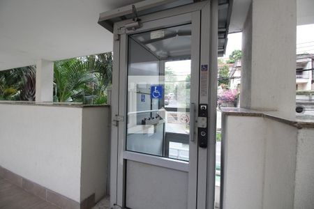 Elevador PCD de apartamento para alugar com 3 quartos, 92m² em Freguesia (jacarepaguá), Rio de Janeiro