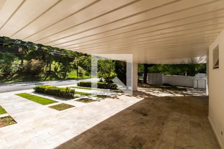 Garagem de casa de condomínio para alugar com 6 quartos, 1700m² em Alphaville, Santana de Parnaíba