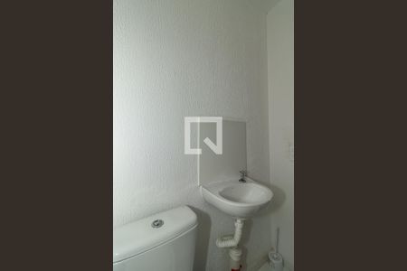 Banheiro de apartamento à venda com 2 quartos, 42m² em Jardim Carvalho, Porto Alegre
