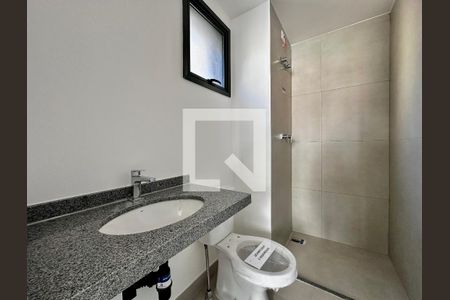 Banheiro de kitnet/studio à venda com 0 quarto, 25m² em Vila Cordeiro, São Paulo