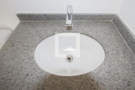 Banheiro de kitnet/studio à venda com 1 quarto, 24m² em Vila Cordeiro, São Paulo