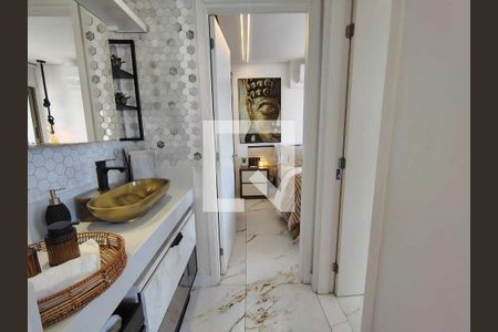 Lavabo de apartamento à venda com 1 quarto, 44m² em Menino Deus, Porto Alegre