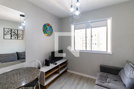 Sala de apartamento para alugar com 2 quartos, 33m² em Parque Fongaro, São Paulo