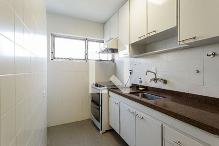 Cozinha de apartamento para alugar com 2 quartos, 107m² em Itaim Bibi, São Paulo