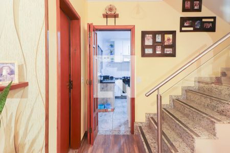 Sala de casa de condomínio à venda com 3 quartos, 200m² em Vila Gomes, São Paulo