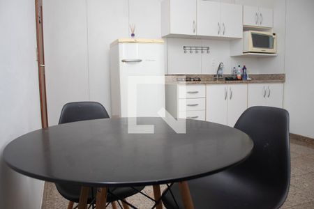 Cozinha de apartamento à venda com 1 quarto, 48m² em Funcionários, Belo Horizonte