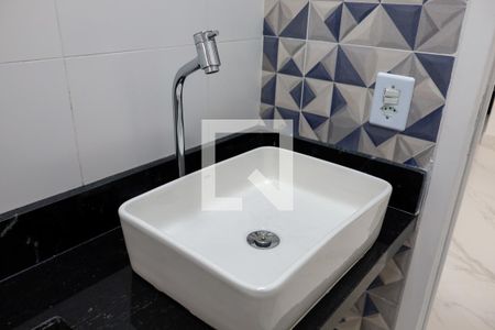 Banheiro de apartamento para alugar com 2 quartos, 45m² em Padroeira, Osasco
