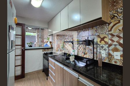 Cozinha de casa de condomínio à venda com 2 quartos, 100m² em Vargem Grande, Rio de Janeiro