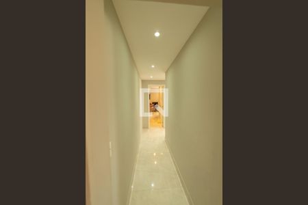 Corredor de apartamento à venda com 3 quartos, 109m² em Centro Comercial Jubran, Barueri