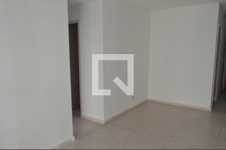 Sala de apartamento para alugar com 2 quartos, 56m² em Taquara, Rio de Janeiro