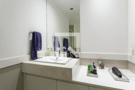 Banheiro de kitnet/studio para alugar com 1 quarto, 62m² em Itaim Bibi, São Paulo