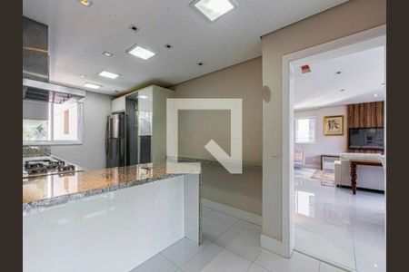 Apartamento para alugar com 3 quartos, 210m² em Vila Suzana, São Paulo