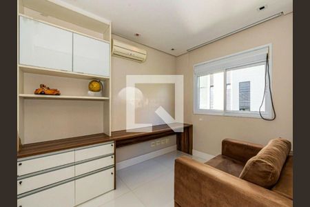 Apartamento para alugar com 3 quartos, 210m² em Vila Suzana, São Paulo