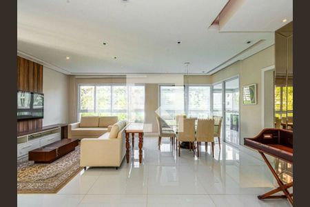 Apartamento para alugar com 3 quartos, 210m² em Vila Suzana, São Paulo