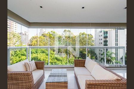 Apartamento para alugar com 3 quartos, 210m² em Vila Suzana, São Paulo