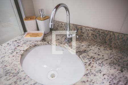 Banheiro de kitnet/studio à venda com 1 quarto, 24m² em Vila Clementino, São Paulo