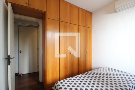 Quarto 1 de apartamento à venda com 3 quartos, 103m² em Moema, São Paulo