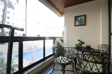 Varanda de apartamento à venda com 3 quartos, 103m² em Moema, São Paulo