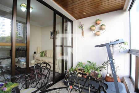 Varanda de apartamento à venda com 3 quartos, 103m² em Moema, São Paulo