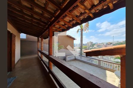 Entrada de casa à venda com 3 quartos, 295m² em Vila Santa Maria, São Paulo