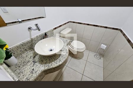 Lavabo de apartamento para alugar com 3 quartos, 93m² em Residencial Eldorado, Goiânia
