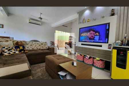 Casa à venda com 5 quartos, 260m² em Piratininga, Niterói