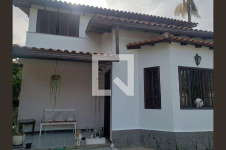 Casa à venda com 3 quartos, 135m² em Piratininga, Niterói