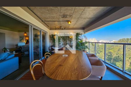 Varanda de apartamento à venda com 3 quartos, 155m² em Vila Sofia, São Paulo