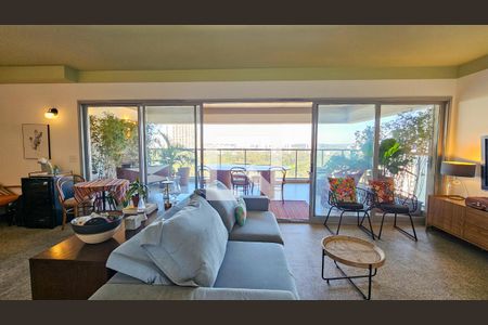 Sala de apartamento à venda com 3 quartos, 155m² em Vila Sofia, São Paulo