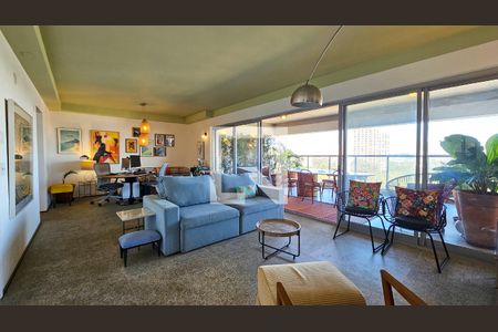 Sala de apartamento à venda com 3 quartos, 155m² em Vila Sofia, São Paulo