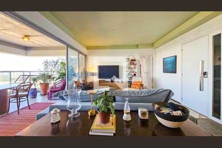 Sala de apartamento à venda com 3 quartos, 155m² em Vila Sofia, São Paulo