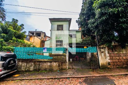 Fachada de casa à venda com 2 quartos, 90m² em Jardim Carvalho, Porto Alegre