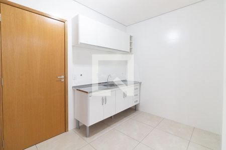 Cozinha de apartamento para alugar com 1 quarto, 40m² em Rio Pequeno, São Paulo