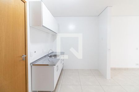 Cozinha de apartamento para alugar com 1 quarto, 40m² em Rio Pequeno, São Paulo