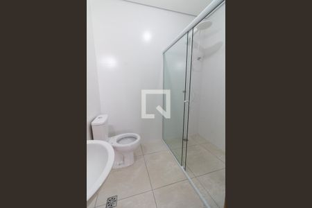 Banheiro de kitnet/studio para alugar com 1 quarto, 40m² em Rio Pequeno, São Paulo
