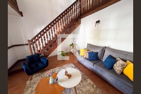 Casa à venda com 5 quartos, 1200m² em Jardim Riacho das Pedras, Contagem