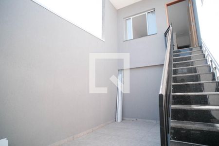 Garagem de casa à venda com 2 quartos, 72m² em Vila Nhocuné, São Paulo