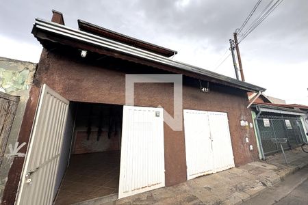 Fachada de casa à venda com 3 quartos, 330m² em Vila M Genoveva, Jundiaí