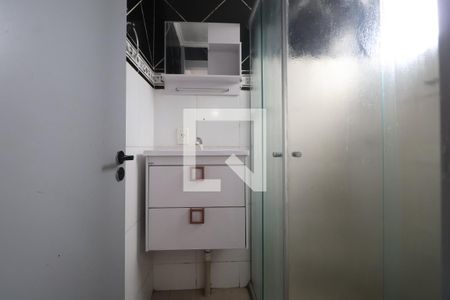 Banheiro de apartamento à venda com 2 quartos, 40m² em Mato Grande, Canoas