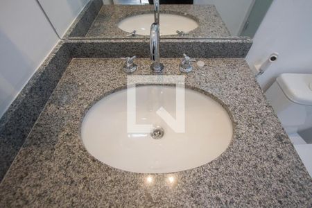 Banheiro de kitnet/studio à venda com 1 quarto, 23m² em Santo Amaro, São Paulo