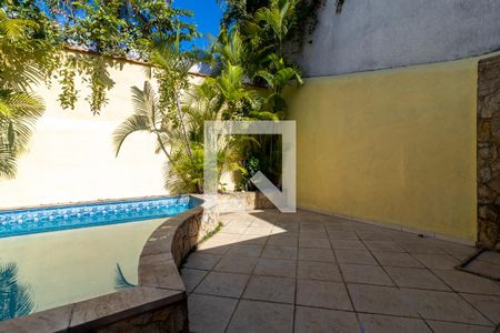 Quintal de casa à venda com 4 quartos, 230m² em Vila Isolina Mazzei, São Paulo