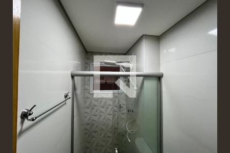 Banheiro de casa de condomínio para alugar com 1 quarto, 29m² em Vila Guilherme, São Paulo