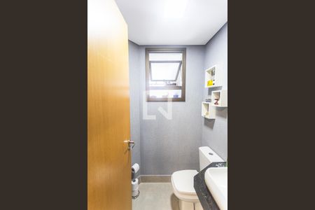 Lavabo de casa à venda com 3 quartos, 112m² em Santa Efigênia, Belo Horizonte