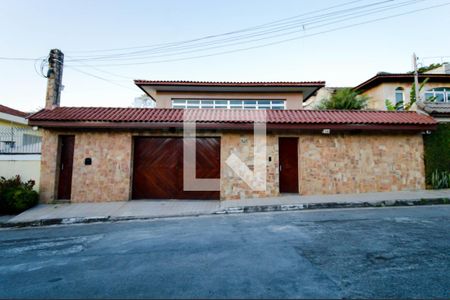 Fachada de casa à venda com 4 quartos, 600m² em Vila Rosalia, Guarulhos
