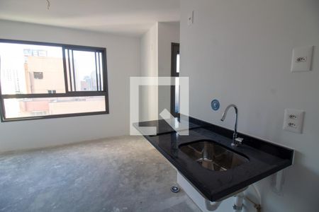 Cozinha de kitnet/studio à venda com 1 quarto, 21m² em Campo Belo, São Paulo