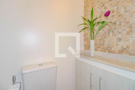 Banheiro da Suíte de apartamento para alugar com 2 quartos, 69m² em Vila Ipiranga, Porto Alegre