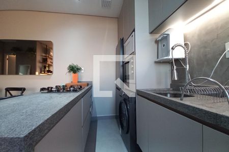 Cozinha  de apartamento à venda com 1 quarto, 45m² em Cambuí, Campinas